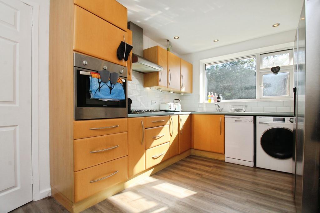 Pbox-kitchen-338935.JPG