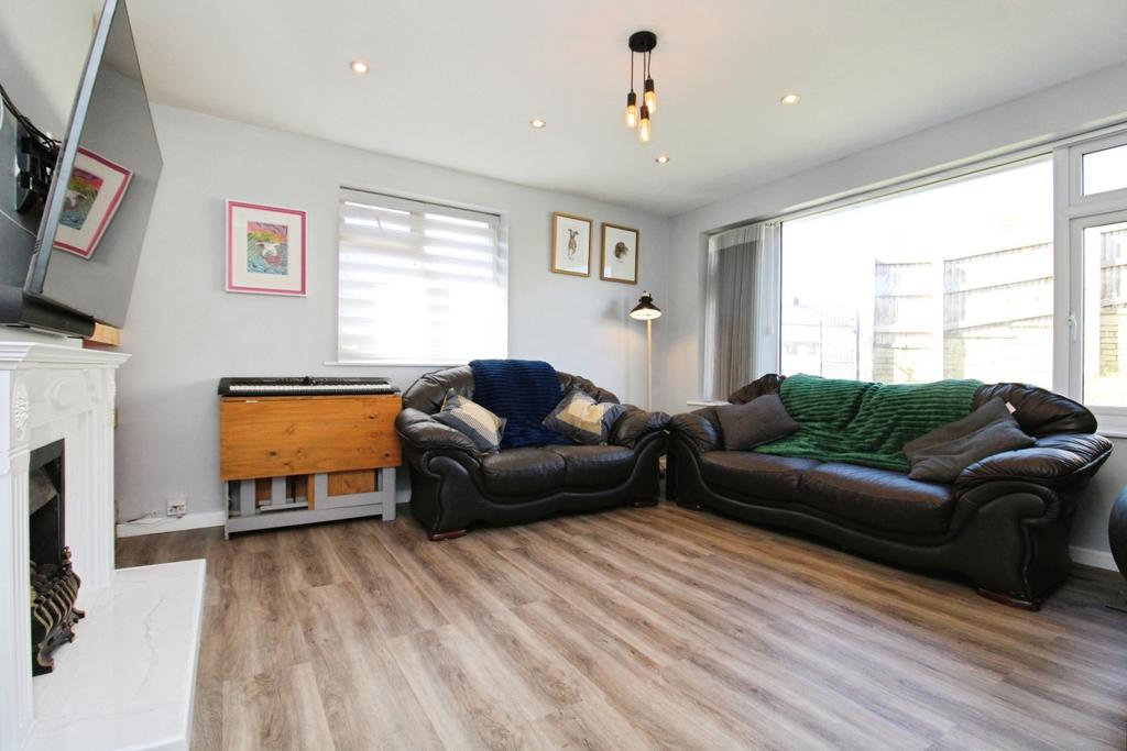 Pbox-living room-338935.JPG