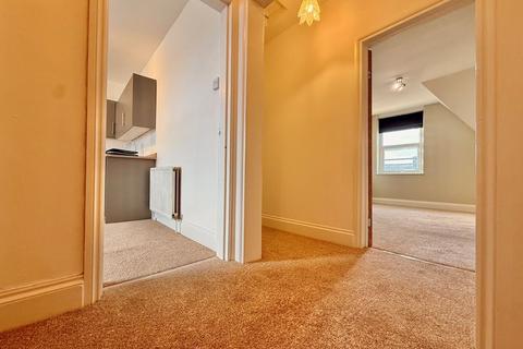 undefined, Embankment Road, Plymouth. Stylish 2-Bedroom Top Floor Flat in Central Plymouth walking distance to City Center.
