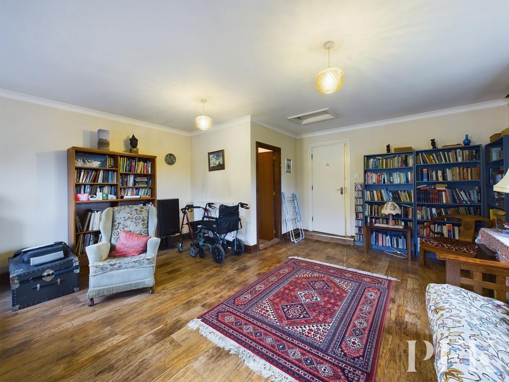 Sitting Room / Bedroom