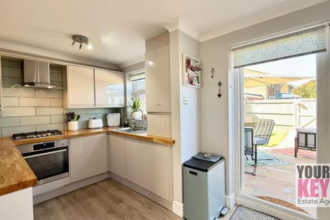52 Farncombe Way, Whitfield, Dover, CT16 3NT