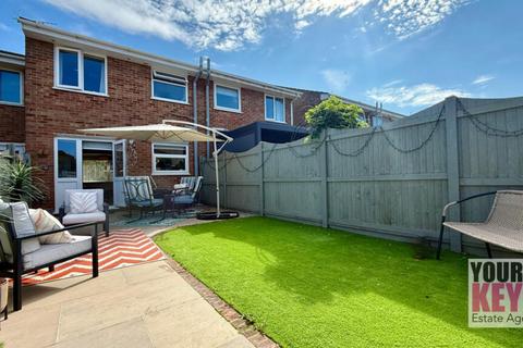 52 Farncombe Way, Whitfield, Dover, CT16 3NT