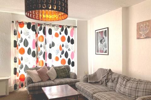 3 bedroom apartment to rent, Crwys Road, Cardiff CF24