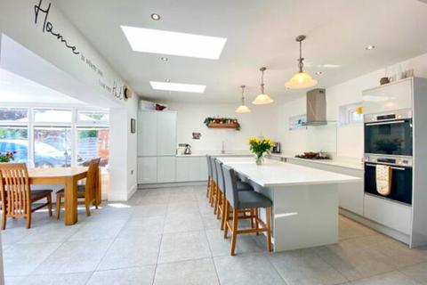 3 bedroom detached house for sale, Broadoaks Road, Sale, M33