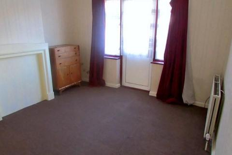 4 bedroom semi-detached house to rent, 21 GRAND AVENUE