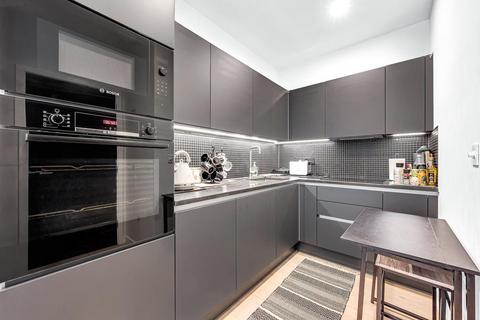 2 bedroom flat for sale, Sarsen House, Middle Road, Hanwell, W7 3FR