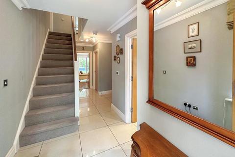 4 bedroom detached house for sale, Hurnford Close, Sanderstead, Surrey, CR2 0AN