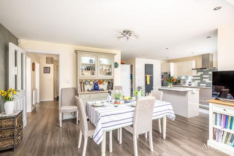 undefined, Kestrel Drive, Higham Ferrers, NN10 8LR