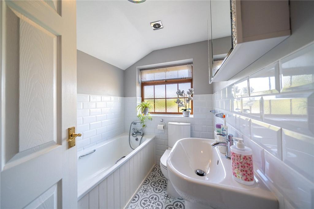 En-Suite Bathroom