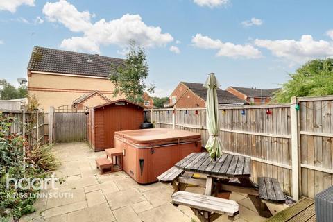 2 bedroom terraced house for sale, Woodbridge Way, King's Lynn