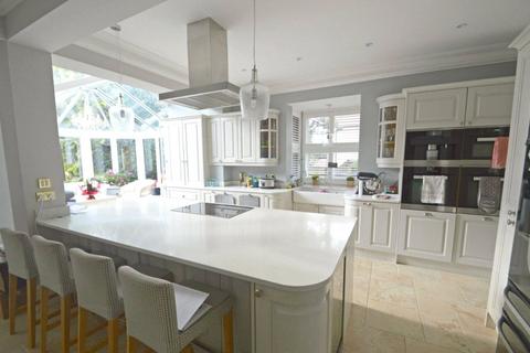 6 bedroom detached house to rent, Cheyne Walk, Croydon, CR0