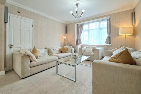 undefined, Braund Avenue, Greenford UB6