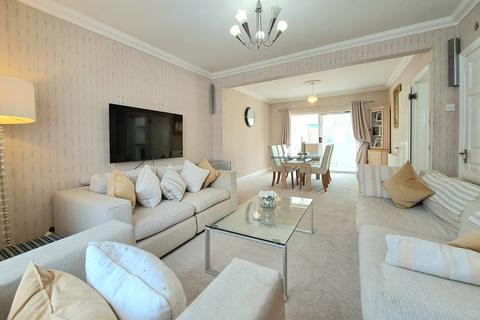 undefined, Braund Avenue, Greenford UB6