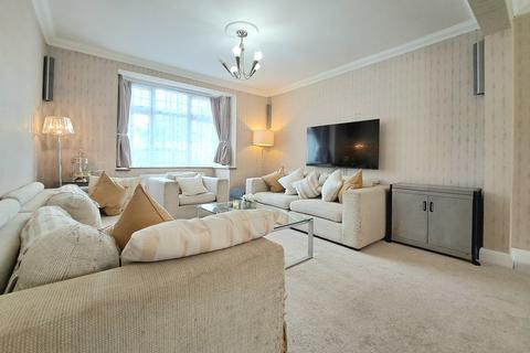 undefined, Braund Avenue, Greenford UB6