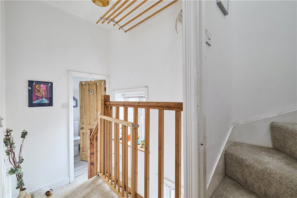 Landing/Stairs