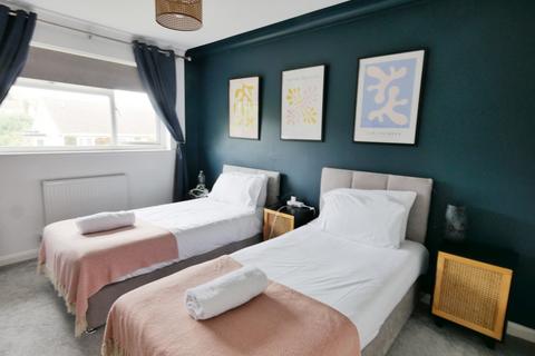 3 bedroom semi-detached house to rent, Stratton, Cirenceseter, GL7