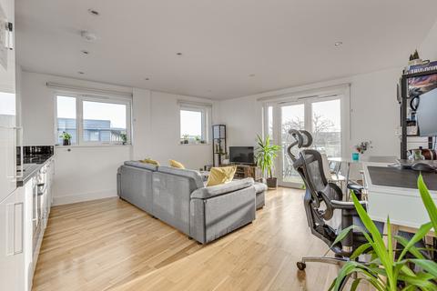 1 bedroom flat to rent, Dragmore Street, London SW4