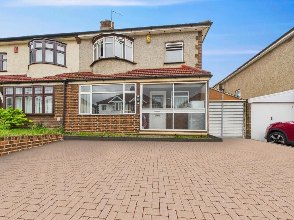 Presented by Kevin at Ewe Move Bexleyheath and Dart