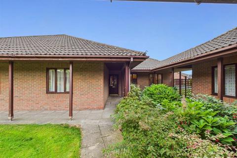 2 bedroom semi-detached bungalow for sale, Twmpath Lane, Gobowen, Oswestry