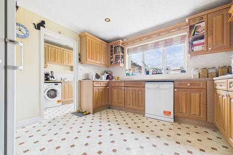 5 bedroom detached house for sale, Stephenson Close, Yaxley, PE7