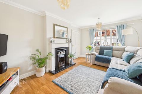 3 bedroom semi-detached house for sale, Bromedale Avenue, Mulbarton, Norwich