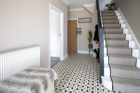 5 bedroom detached house for sale, Suffolk Road, King's Lynn, Norfolk, PE30