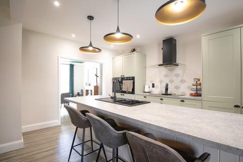 5 bedroom detached house for sale, Suffolk Road, King's Lynn, Norfolk, PE30