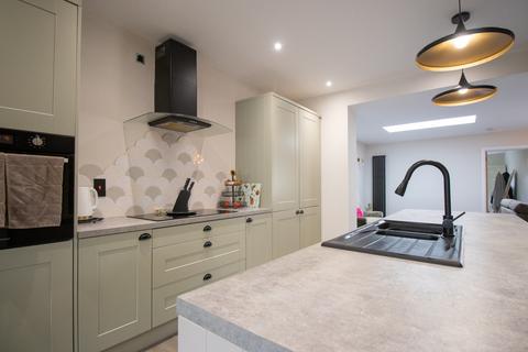 5 bedroom detached house for sale, Suffolk Road, King's Lynn, Norfolk, PE30