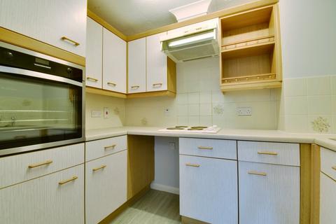 2 bedroom apartment to rent, Heathdene Manor, Watford WD17
