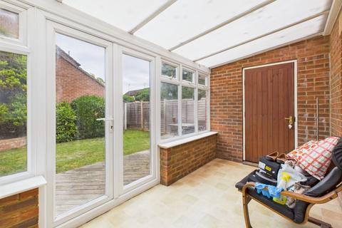 6 Cooper Close, Towcester, NN12 7AN