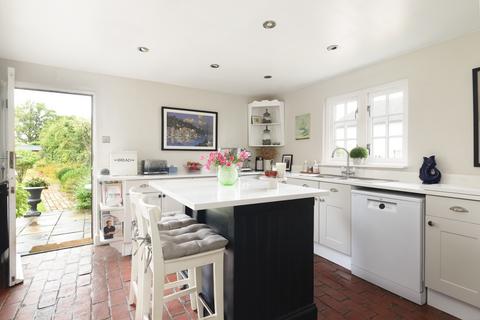 5 bedroom detached house for sale, Biddenden Road, Headcorn