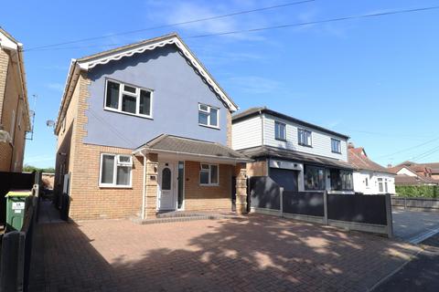 4 bedroom detached house for sale, The Chase, Rayleigh, SS6