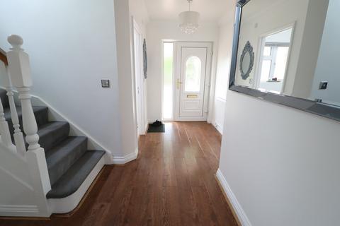 4 bedroom detached house for sale, The Chase, Rayleigh, SS6