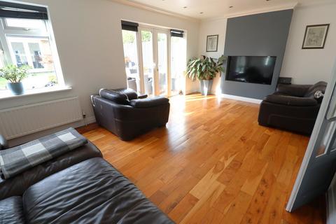 4 bedroom detached house for sale, The Chase, Rayleigh, SS6