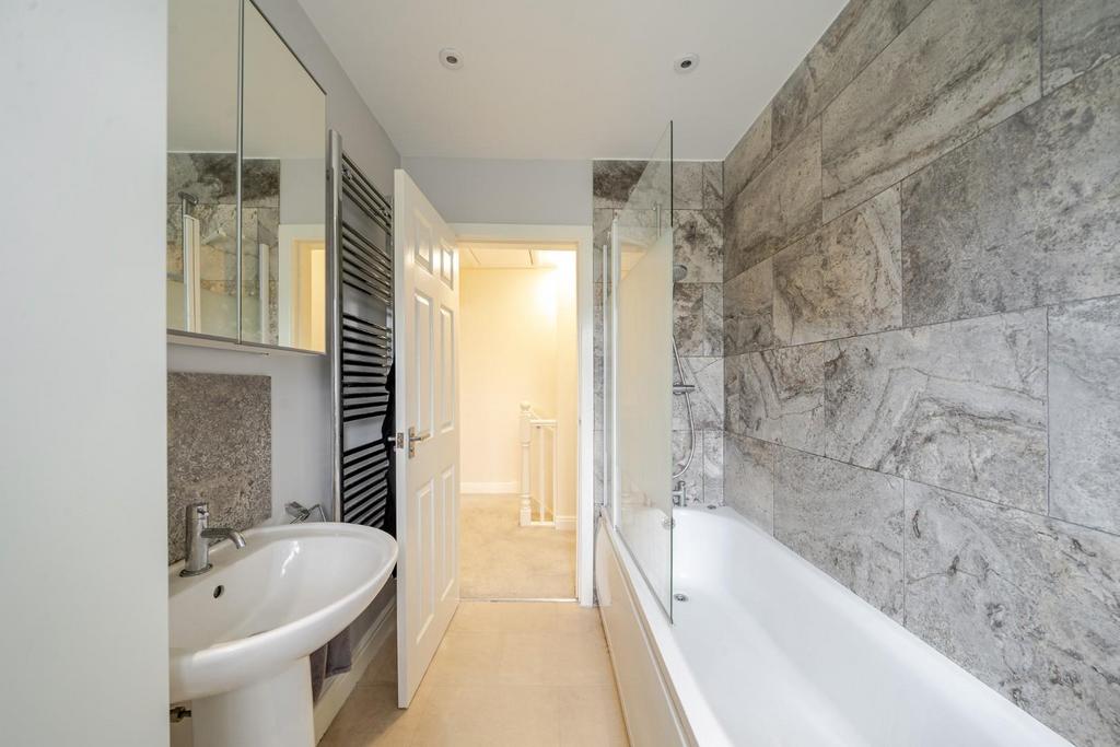 House bathroom (2).jpg