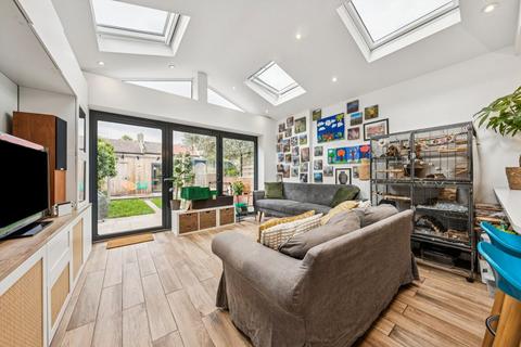 3 bedroom terraced house for sale, Worslade Road, London SW17
