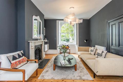 45 Tredegar Square, London, E3 5AE