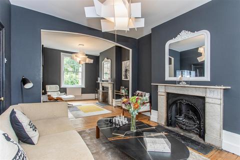 45 Tredegar Square, London, E3 5AE