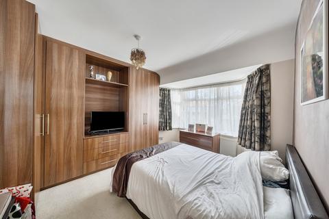 4 bedroom semi-detached house for sale, Anmersh Grove, Stanmore, Middlesex