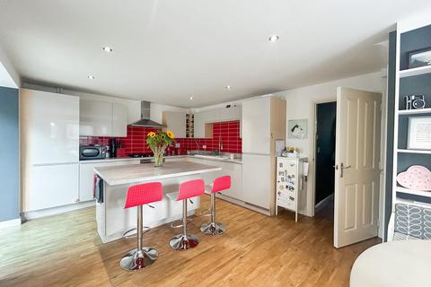 4 bedroom semi-detached house for sale, Devon Drive, Biggleswade, SG18