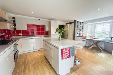 4 bedroom semi-detached house for sale, Devon Drive, Biggleswade, SG18
