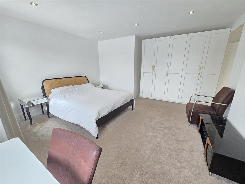 00 Bedroom 1.jpg