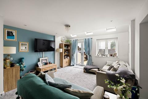 4 bedroom end of terrace house for sale, Eton Walk, Folkestone, CT19