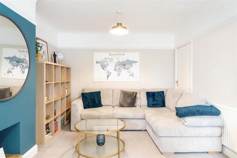 12 Portway Crescent, Epsom, KT17 1SX