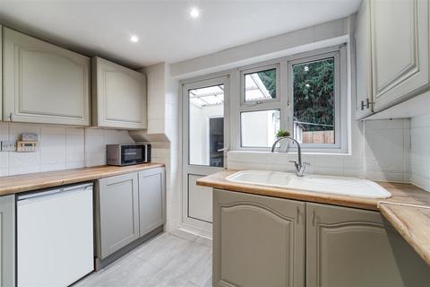 12 Portway Crescent, Epsom, KT17 1SX