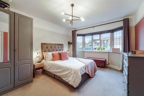 12 Portway Crescent, Epsom, KT17 1SX