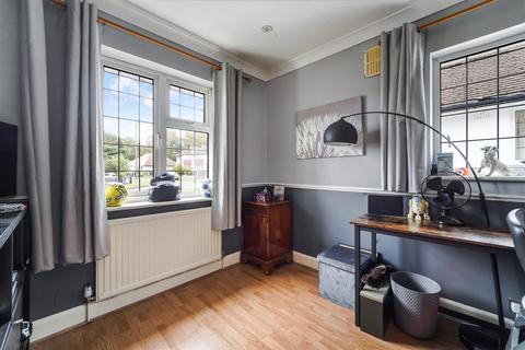 12 Portway Crescent, Epsom, KT17 1SX