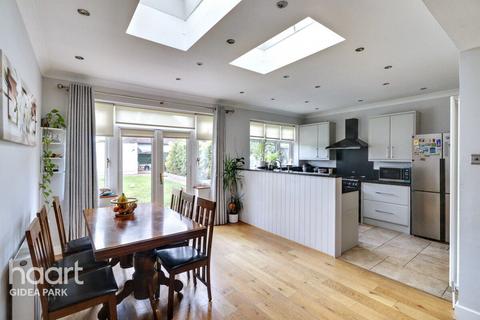 4 bedroom semi-detached house for sale, Erroll Road, Romford, RM1 3DJ