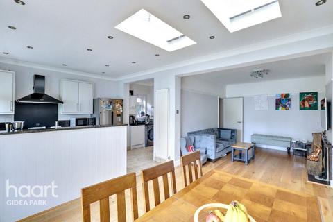 4 bedroom semi-detached house for sale, Erroll Road, Romford, RM1 3DJ