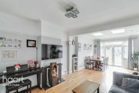 4 Erroll Road, Romford, RM1 3DJ